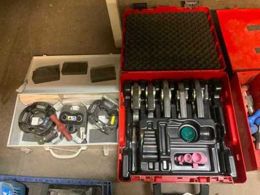 Case with press jaws (2x)