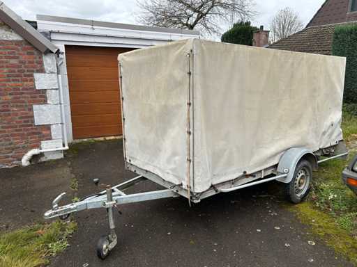 Curtain trailer