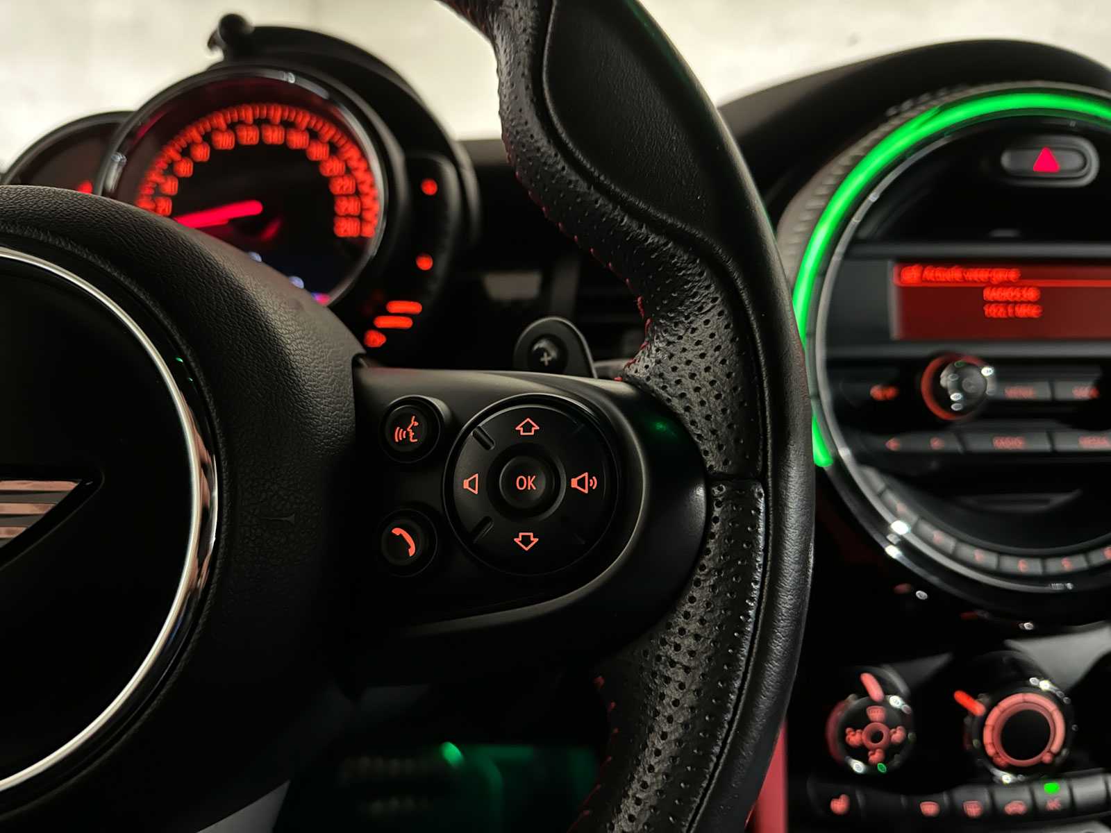 Mini John Cooper Works 2.0 F56 231pk 2015, SH-393-N