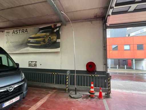 Partij van 2 Vrijstaande Vlaggenmasten met Voet