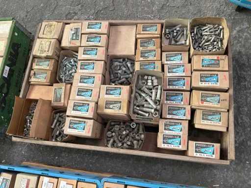 Chargenschrauben mit Muttern