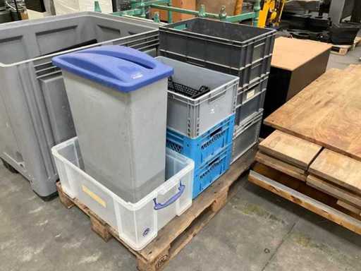 batch of crates and bins, 9 pieces