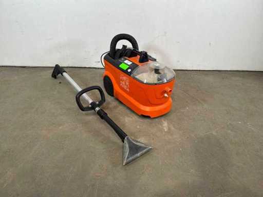 2015 Kärcher Puzzi 10/1 Carpet Cleaner