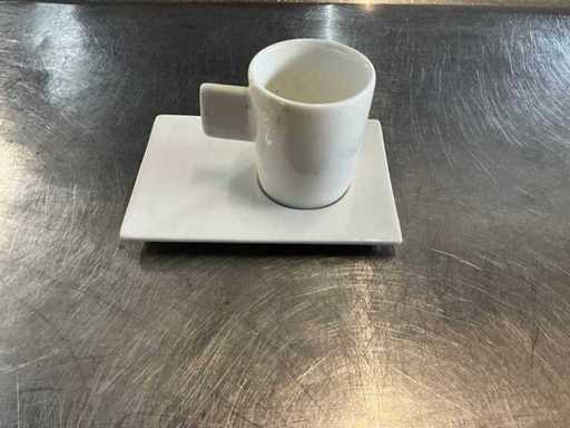 Espressotasse und Untertasse (137x)