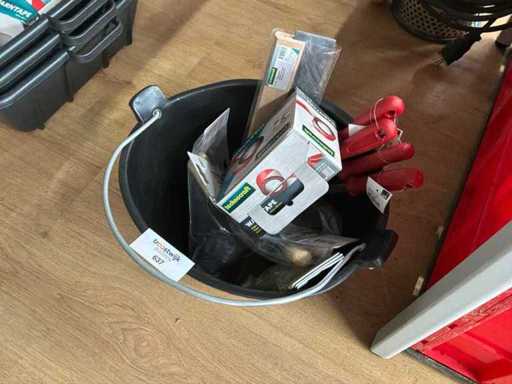 Technocraft Verschiedene Handwerkzeuge im Eimer
