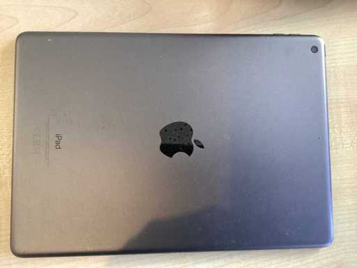 Apple iPad 64 GB // 9ª generación modelo A2602 // Tarjeta original, muy buena funda, cargador