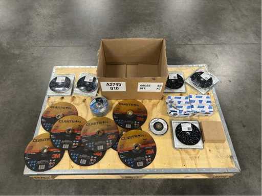 Batch of grinding & sanding material