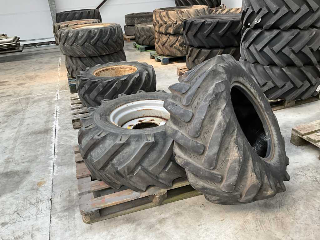 3 tyres with 2 rims MERLO