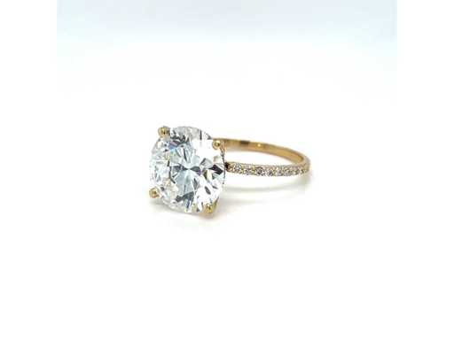 Anello in oro giallo 14 carati con 3.84 ct diamante