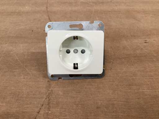 Priză încorporată Olympic single albă (290x)