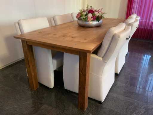 Teakhouten tafel