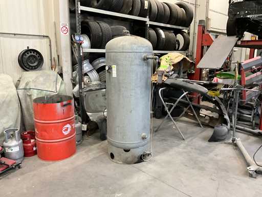 Pauchard 2002 Compressed air tank 