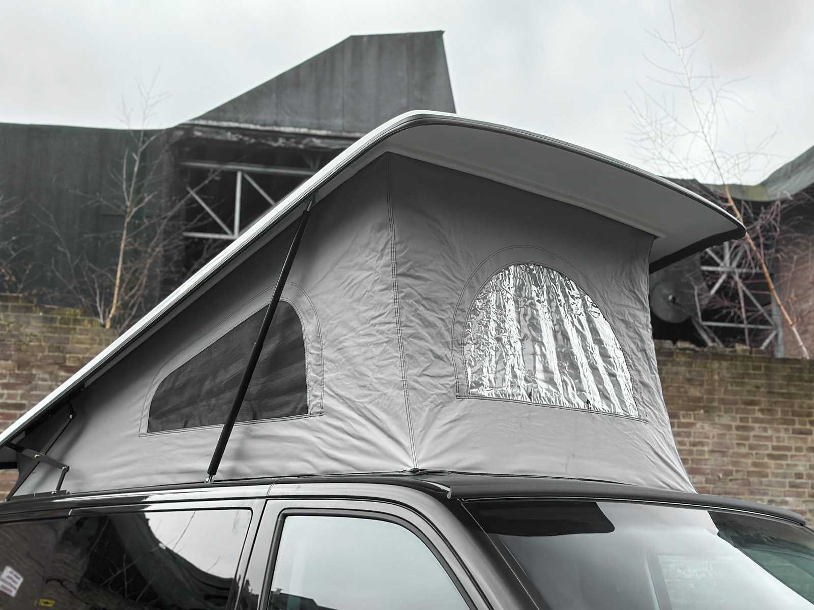 Volkswagen Transporter 7J0 T5 2.0 L1H1 84kW Camper 116pk 2012, HXR-32-F