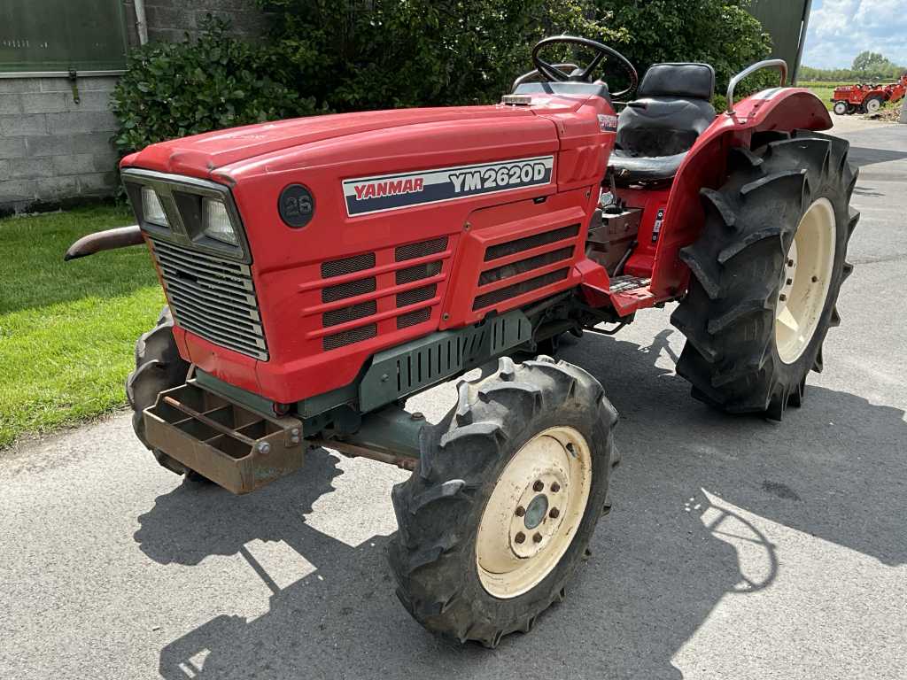 Yanmar YM2620D Mini traktor