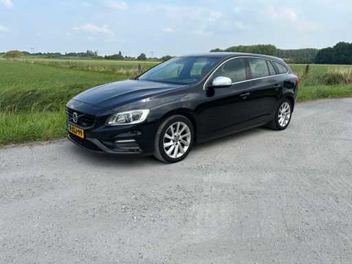 Volvo - 2015 - V60 - D4 R-Line - Autovettura