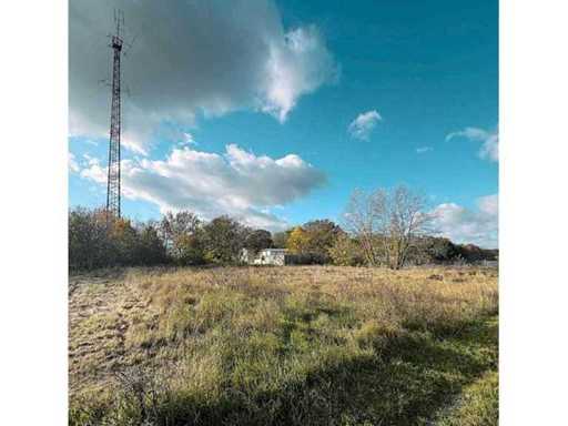 40 meter antennemast op ca. 1.100 m² eigendomsperceel in Bernburg - Duitsland