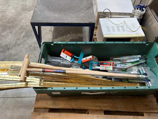 Encaisser diverses charnières de piano, guides de rail, etc