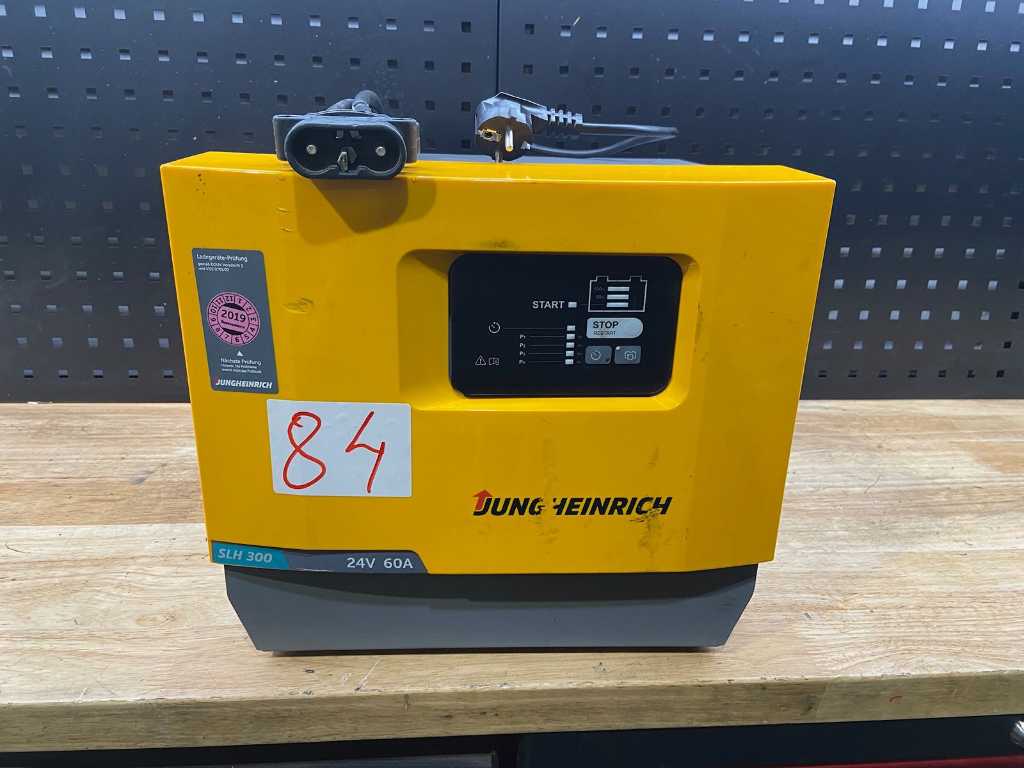 2018 Transpalet stivuitor Jungheinrich SLH300 Ant Charger 24V 60A 300-520Ah