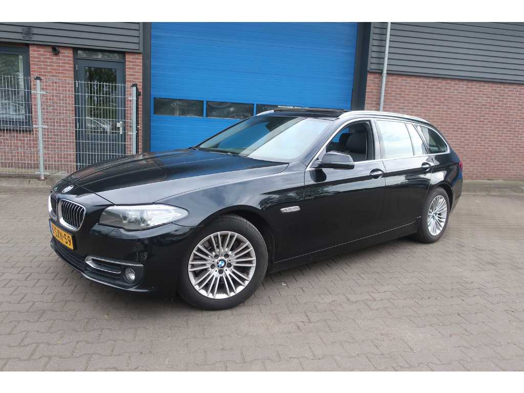 BMW  5-serie Touring 525d Luxury Edition, 6-SXN-59