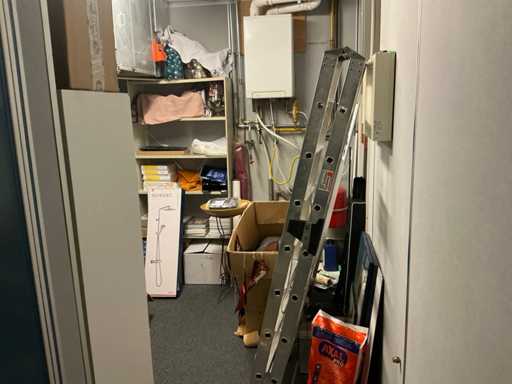 Inhoud schoonmaakhok en opslagruimte