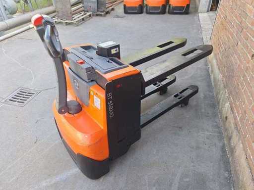 BT - 2009 - SWE 080 L - Stacker