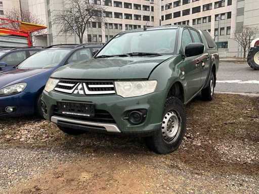 2015 Mitsubishi L200