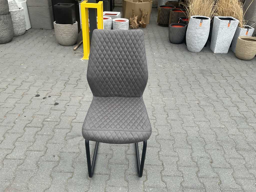 T/M Dining chairs (6x)