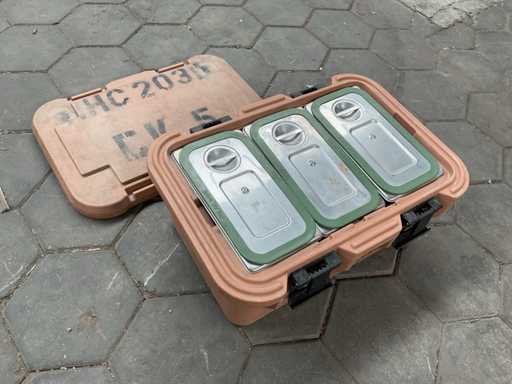 Cambro Food container (3x)