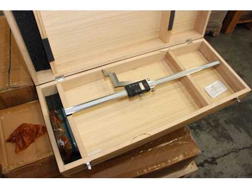 FREUTEK SDM0074 Digital Height Gauge 0-600mm x 0.01mm