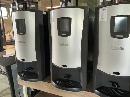 The Jong Duke Siro Touch tea machine with fresh loose tea