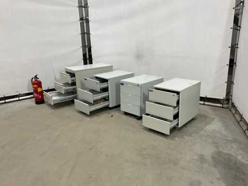 Drawer units (4x)