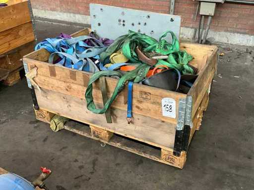 Batch of polyester lifting straps and miscellaneous