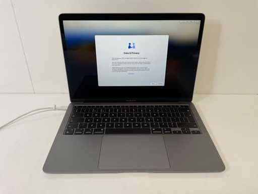 Apple MacBook Air 13", Apple M1, 8 GB RAM, 251 GB NVMe Laptop