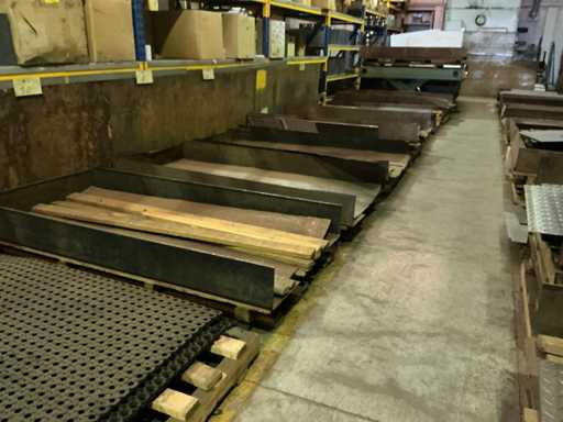 Batch of various metal sheet material remnants