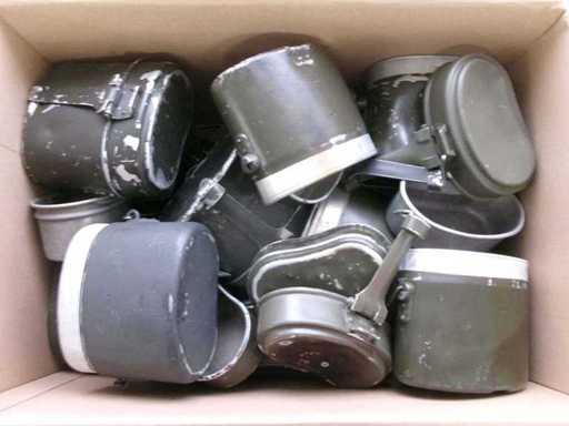 Austriak. Zastawa sto?owa, oliwkowa, aluminiowa, 3 cz??ci, u?ywane, wadliwe (R17) (32x)