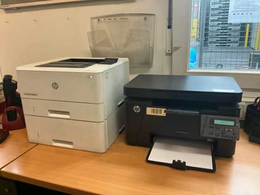 2 imprimantes LaserJet différentes HP