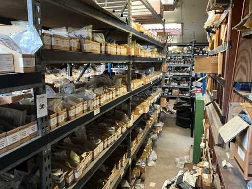 New Holland Lot mare de piulițe și șuruburi originale