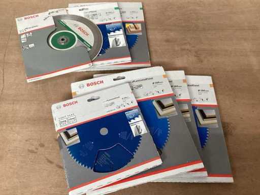 BOSCH mischt verschiedene Sägeblätter (7x)