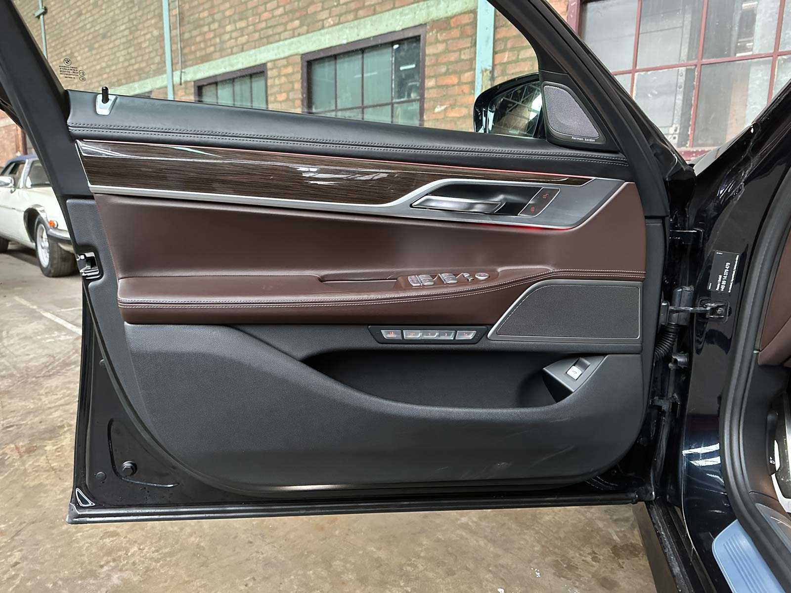 BMW 750d xDrive 400pk 2021 7-serie G11