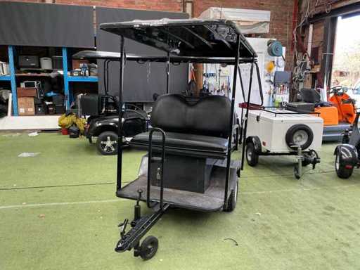 Remorque voyageurs pour 4 personnes