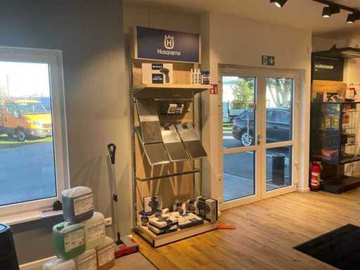 Winkelschap, met inhoud, deels in originele doos.