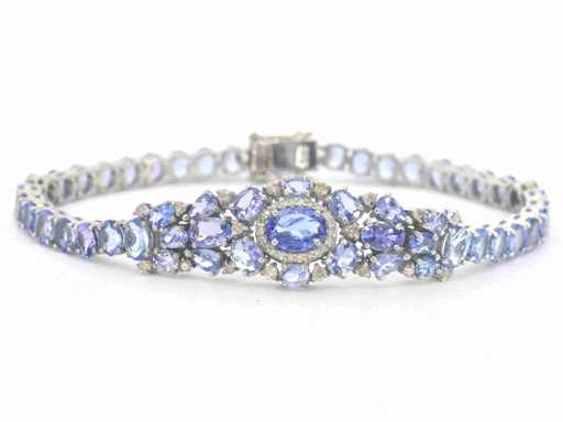 Armband, das vollständig mit blauen Tansaniten und natürlichen Diamanten besetzt ist