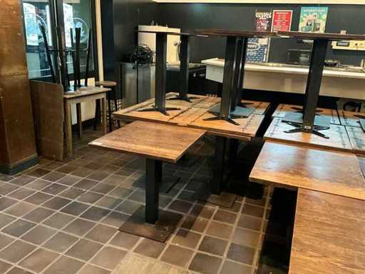 Table de restaurant satellite (10 fois)