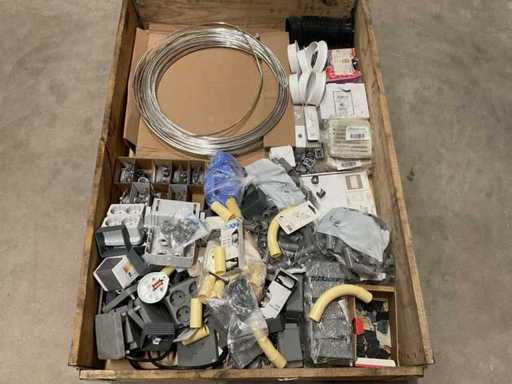 Un lot de material de instalare