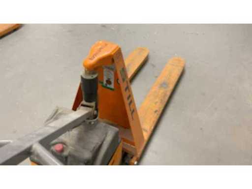 13b6a8a4-b2d7-4643-ae98-bac93a7087f9.mp4