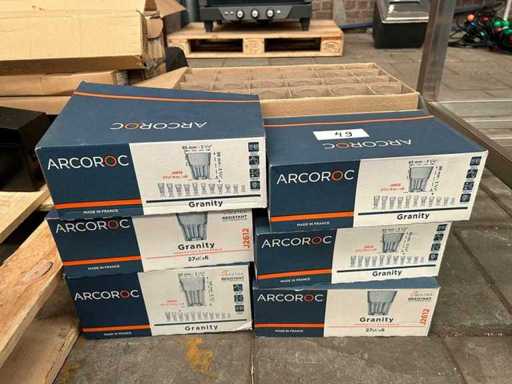 inclusiv ARCOROC - Un lot de sticlărie