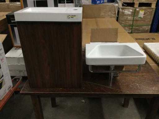 1x fontaine avec porte-serviettes + 1x fontaine avec placard.