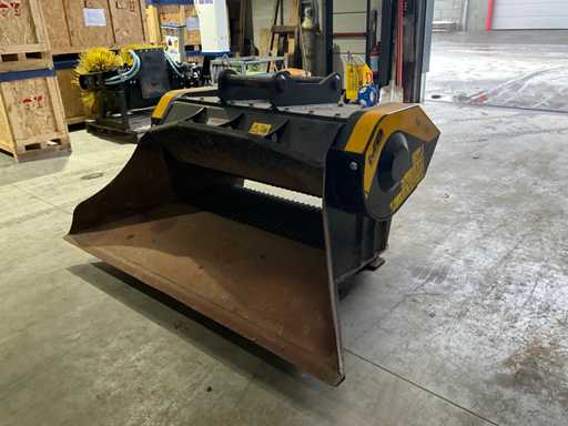 MB Crusher - MB-L200 S2 - Digging Bucket - 2024