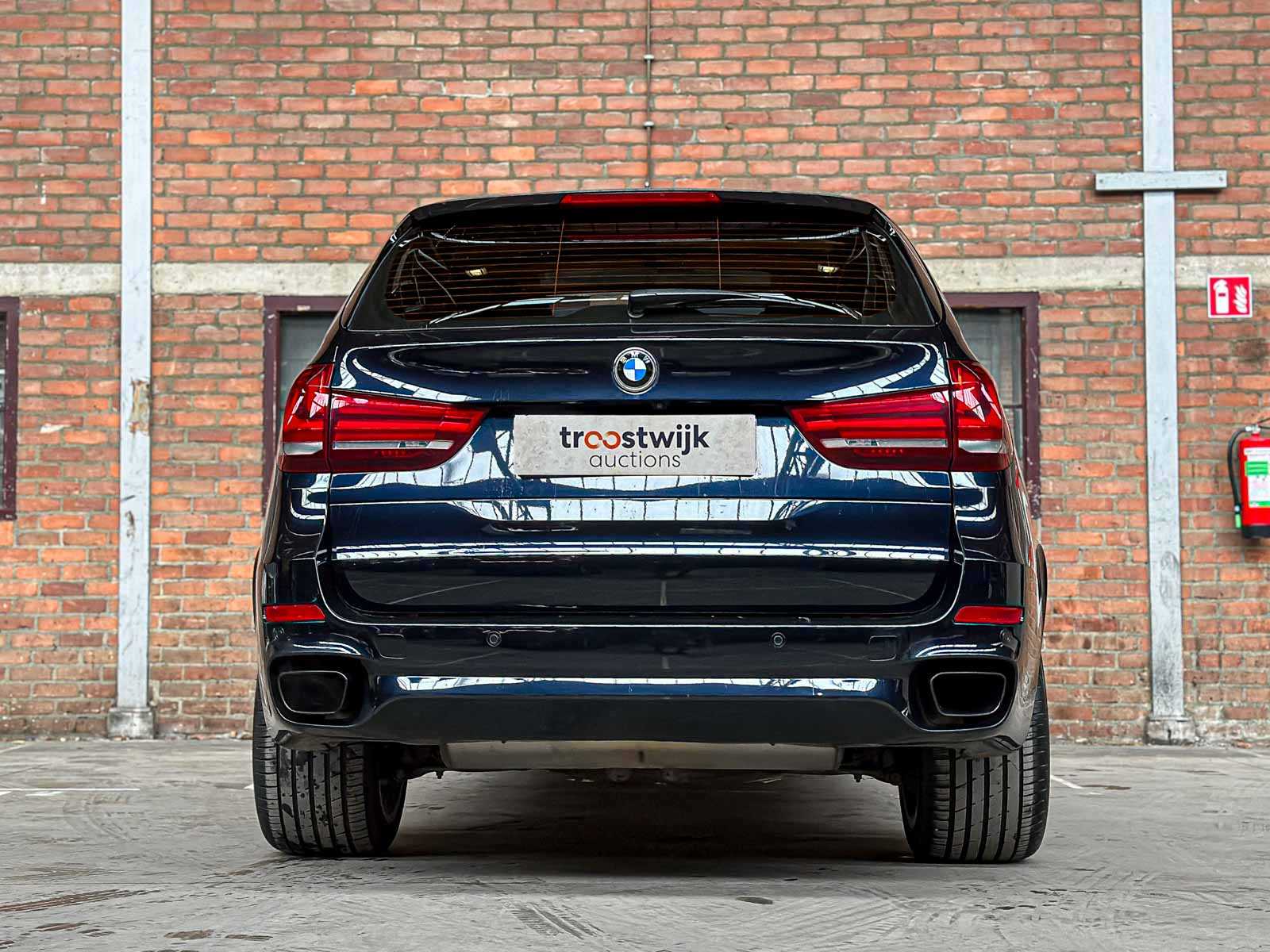 BMW X5 xDrive50i High Executive 4.4 V8 449pk 2016 (Origineel-NL), KP-686-H