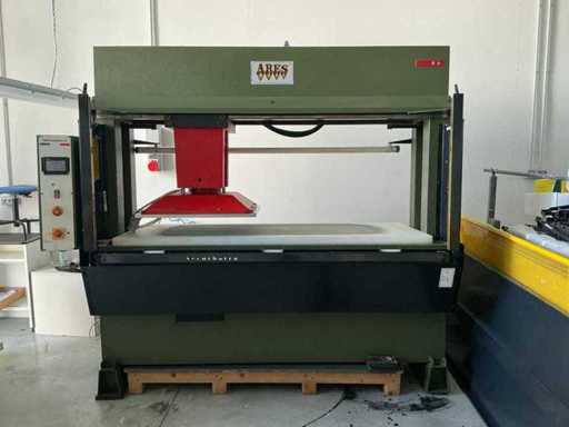 Presse hydraulique ARES K 5/6 2012 pour découpe du cuir